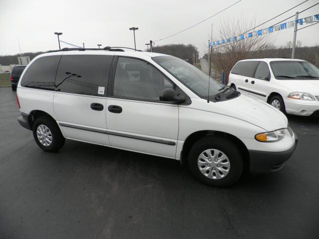 Photo of 1999 Plymouth Voyager
