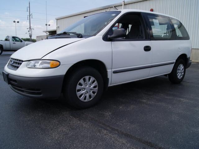 Photo of 1998 Plymouth Voyager