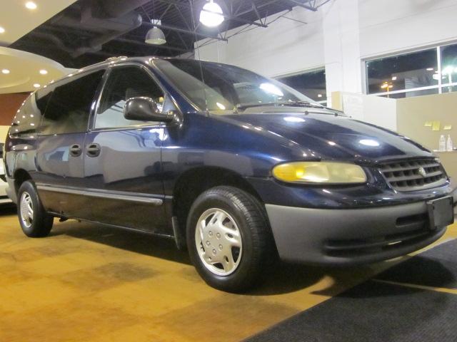 Photo of 2000 Plymouth Grand Voyager