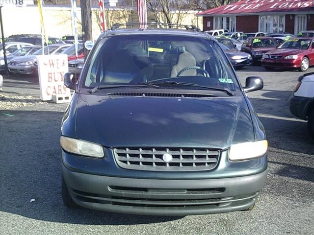 Photo of 2000 Plymouth Voyager