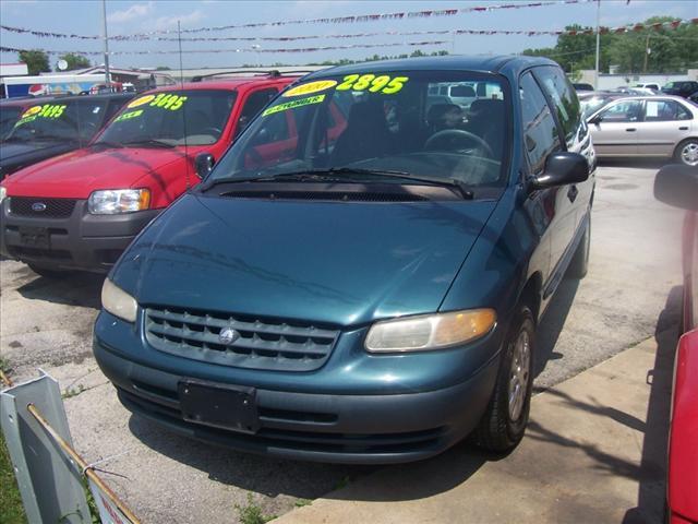 Photo of 2000 Plymouth Voyager
