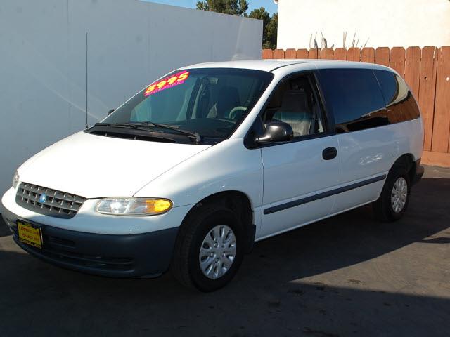 Photo of 1998 Plymouth Voyager