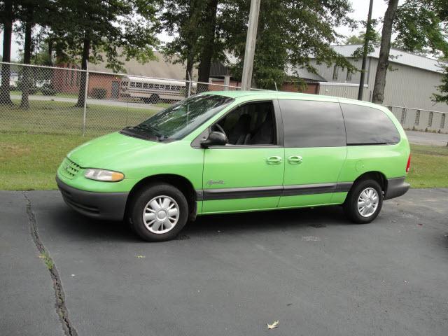Photo of 1999 Plymouth Grand Voyager