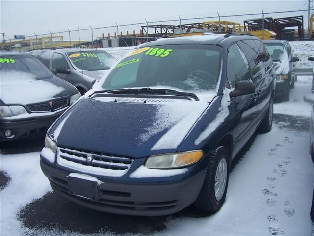 Photo of 2000 Plymouth Grand Voyager