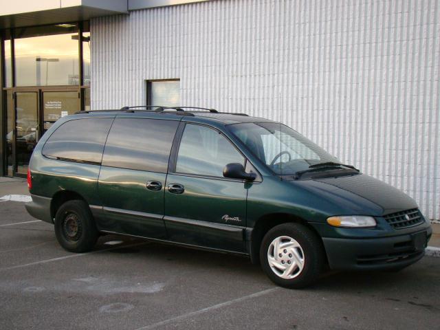 Photo of 1999 Plymouth Voyager