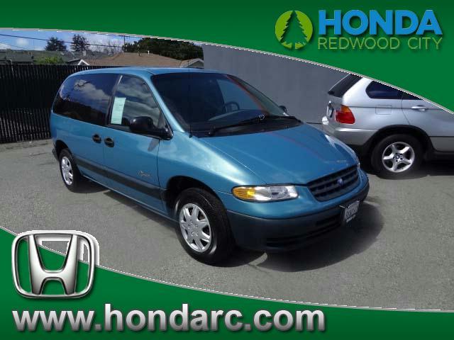 Photo of 1998 Plymouth Voyager