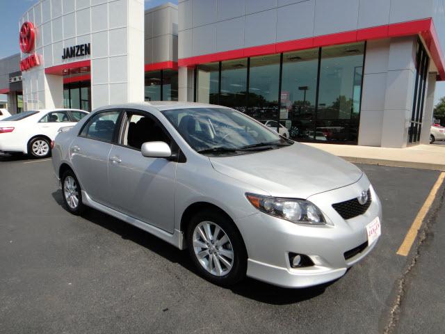 Photo of 2010 Toyota Corolla