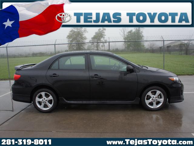 Photo of 2011 Toyota Corolla
