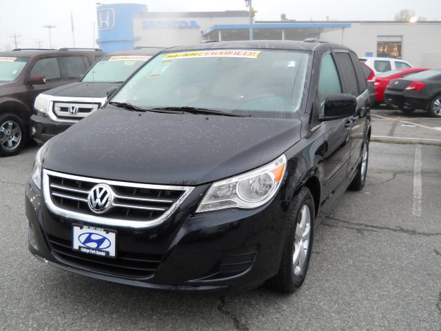 Photo of 2011 Volkswagen Routan