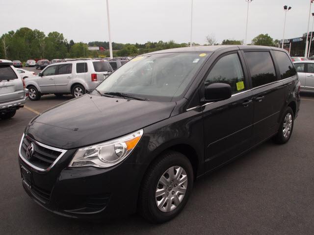 Photo of 2011 Volkswagen Routan