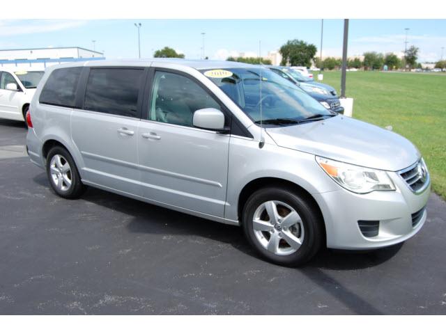 Photo of 2010 Volkswagen Routan
