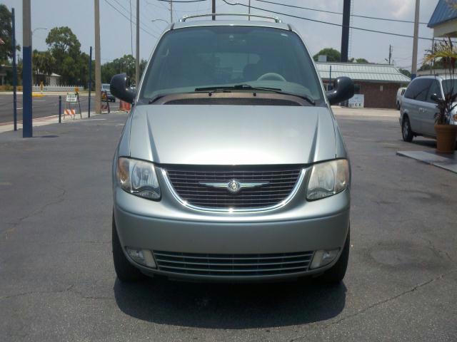 Photo of 2003 Chrysler Town & Country