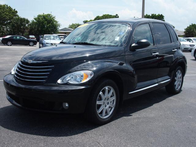 Photo of 2010 Chrysler PT Cruiser