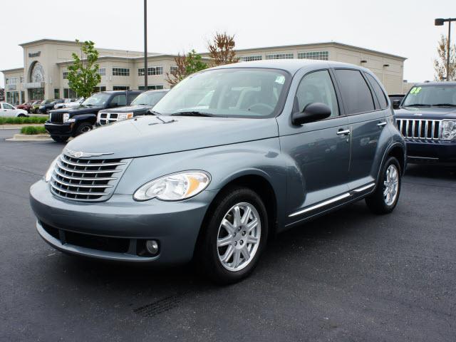 Photo of 2010 Chrysler PT Cruiser