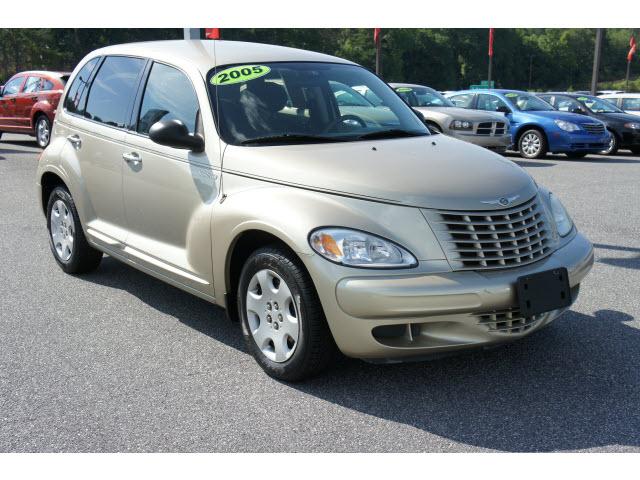 Photo of 2005 Chrysler PT Cruiser
