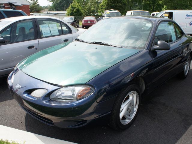 Photo of 2001 Ford Escort