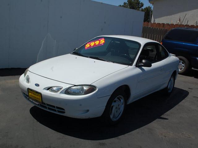 Photo of 2002 Ford Escort