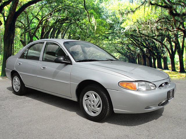 Photo of 2002 Ford Escort