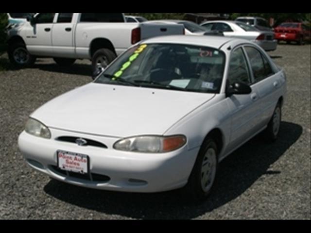 Photo of 2001 Ford Escort