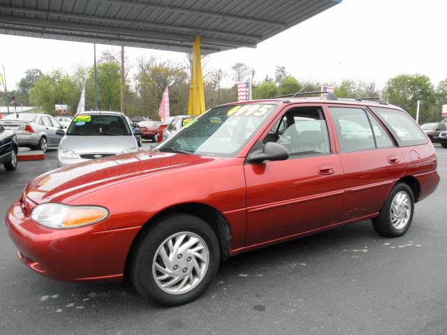 Photo of 1999 Ford Escort