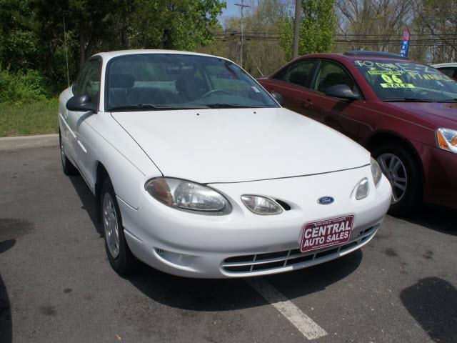 Photo of 1999 Ford Escort