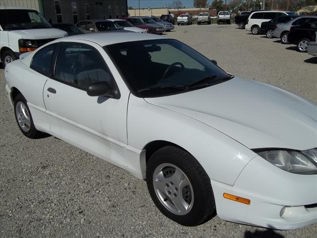 Photo of 2005 Pontiac Sunfire