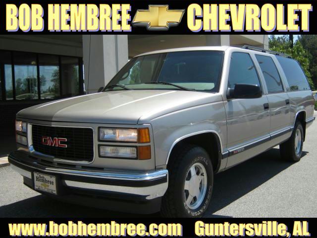 Photo of 1999 GMC Suburban