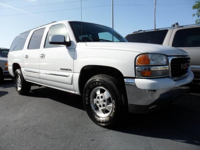 Photo of 2003 GMC Yukon XL