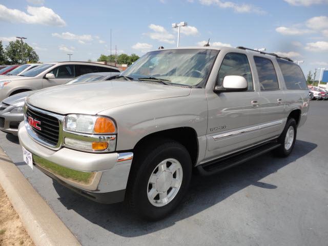 Photo of 2004 GMC Yukon XL