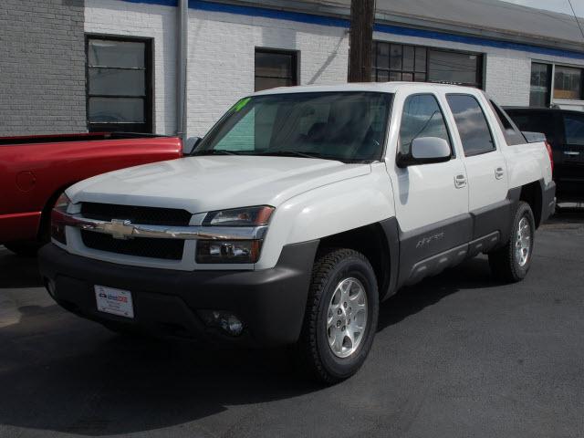 Photo of 2004 Chevrolet Avalanche