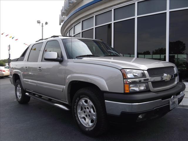 Photo of 2005 Chevrolet Avalanche