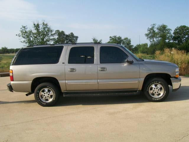 Photo of 2003 Chevrolet Suburban