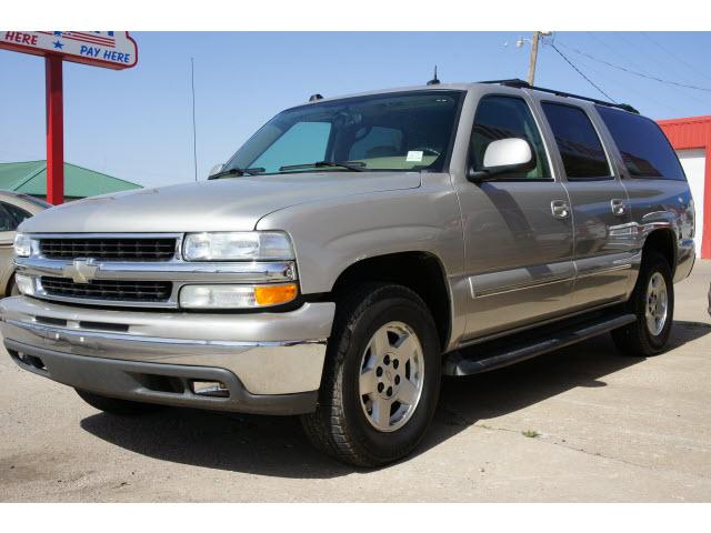 Photo of 2004 Chevrolet Suburban