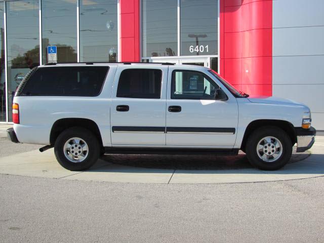 Photo of 2003 Chevrolet Suburban 1500