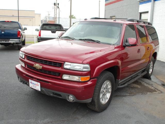 Photo of 2005 Chevrolet Suburban