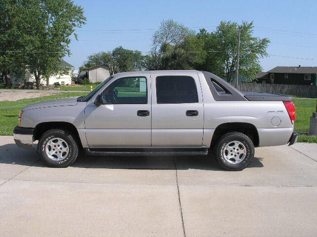 Photo of 2004 Chevrolet Avalanche