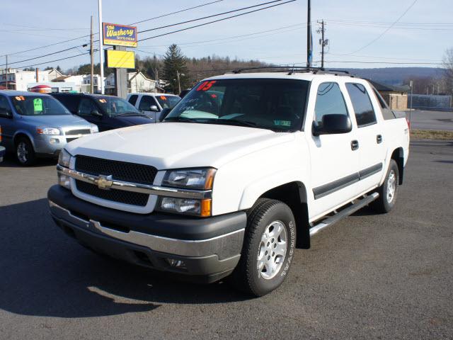 Photo of 2005 Chevrolet Avalanche