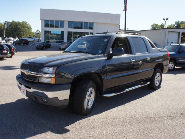 Photo of 2005 Chevrolet Avalanche
