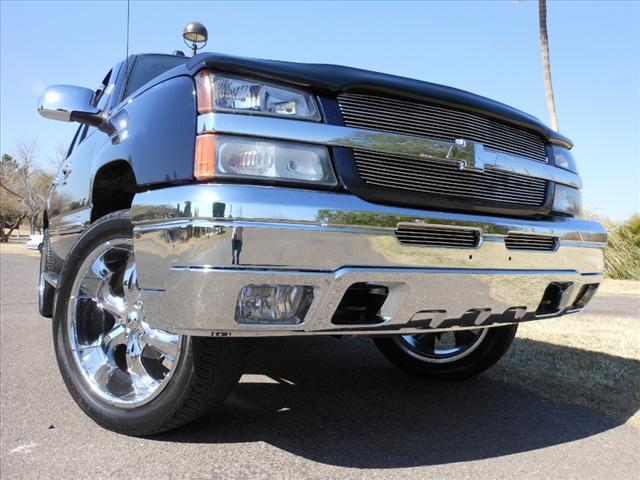 Photo of 2005 Chevrolet Avalanche
