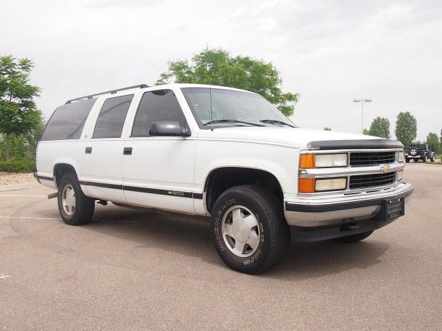 Photo of 1999 Chevrolet Suburban