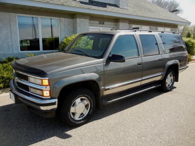 Photo of 1999 Chevrolet Suburban
