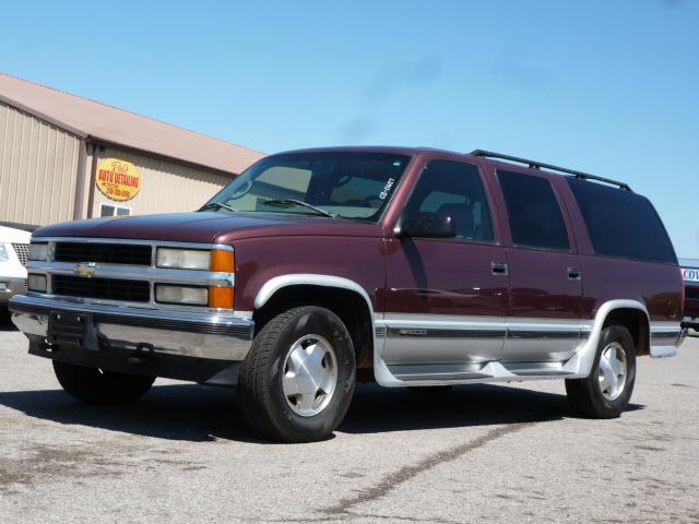 Photo of 1996 Chevrolet SUBURBAN 1500