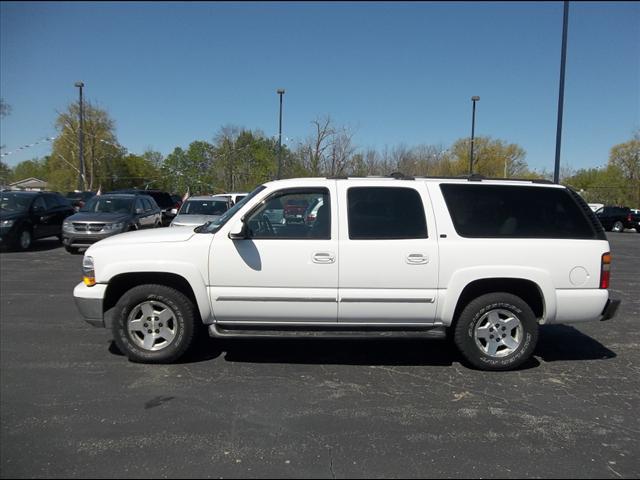 Photo of 2004 Chevrolet Suburban