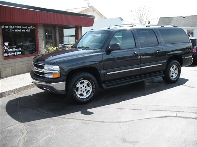 Photo of 2004 Chevrolet Suburban