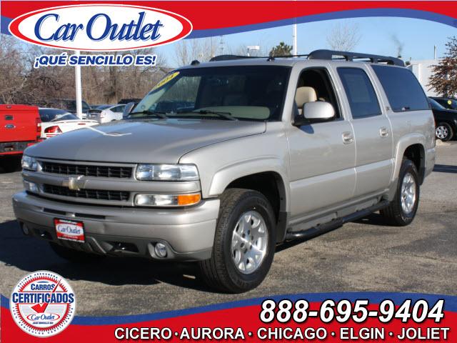 Photo of 2004 Chevrolet Suburban