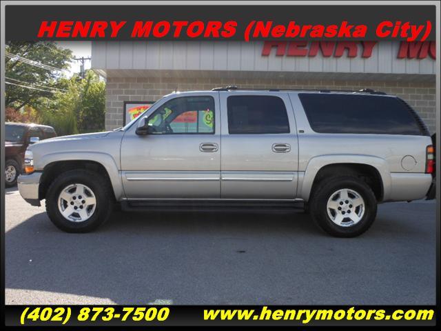 Photo of 2005 Chevrolet Suburban