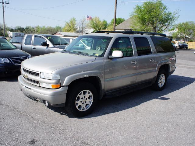 Photo of 2004 Chevrolet Suburban