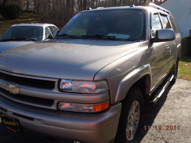 Photo of 2005 Chevrolet Suburban