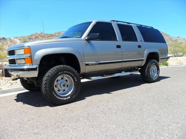 Photo of 1999 Chevrolet Suburban
