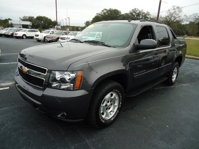 Photo of 2011 Chevrolet Avalanche